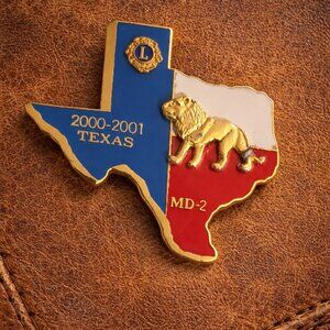 Lions Club Texas 2000 - 2001 Vintage Lapel Pin Badge